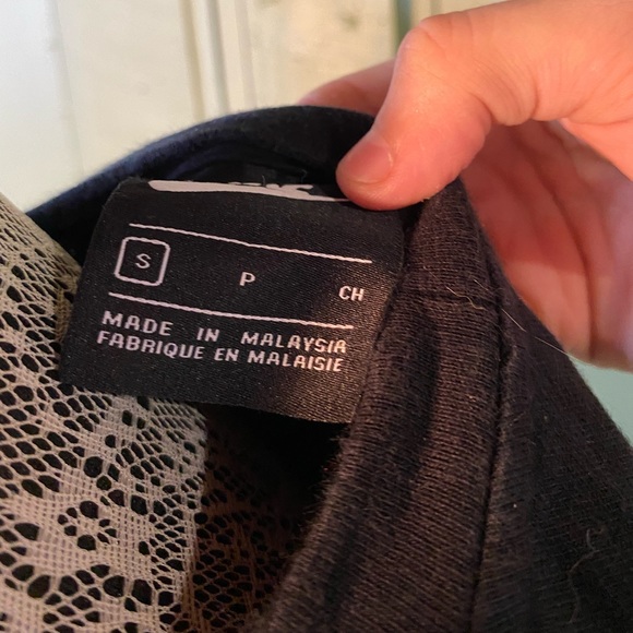 Nike World Tour Long Sleeve Graphic Tee Shirt - Picture 5 of 7